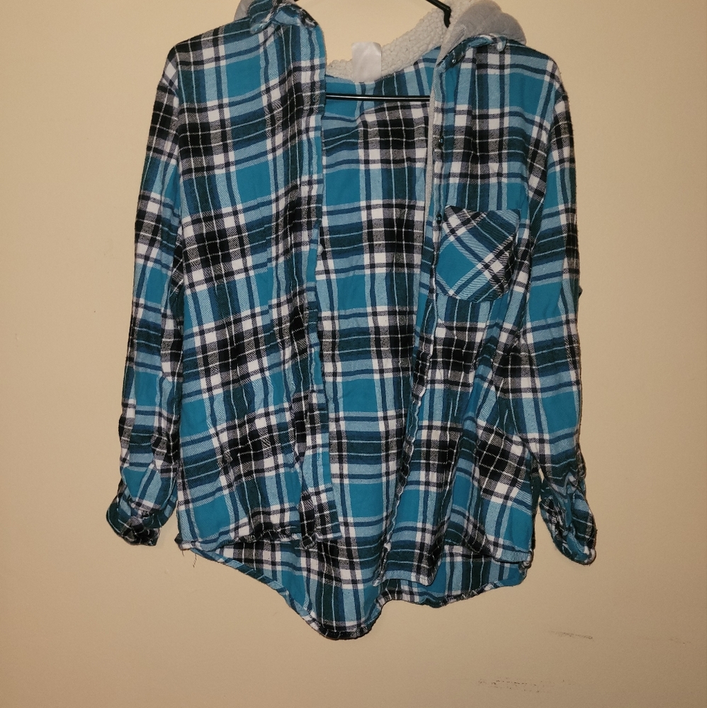 No boundaries flannel with hood
